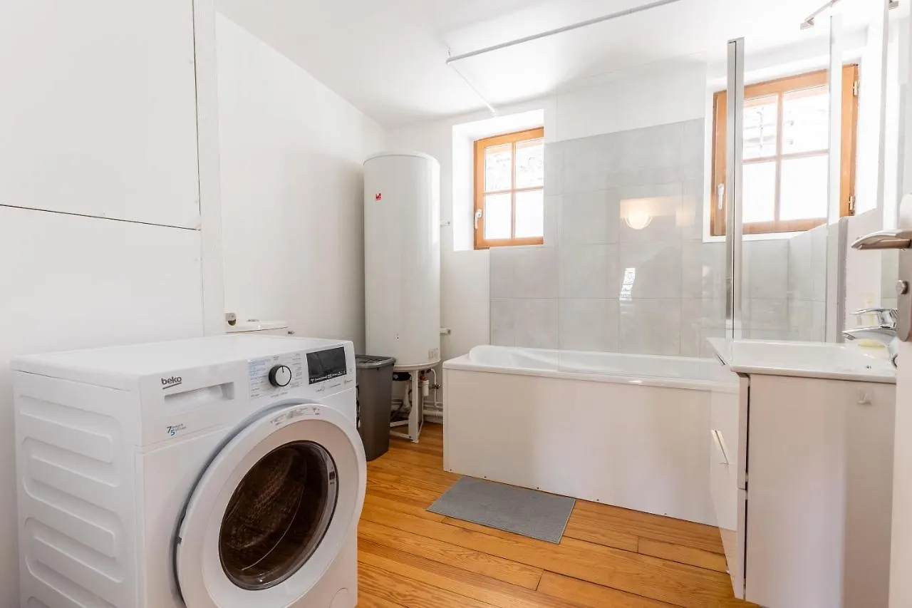 Le Double Pirou # 2 Appartements # Halte Auvergne Thiers Apartment
