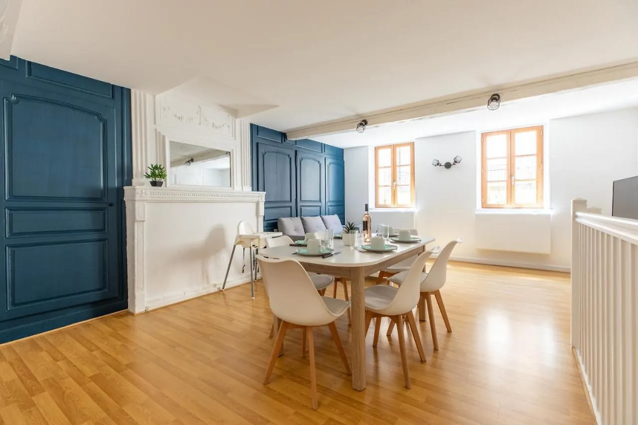 Apartment Le Double Pirou # 2 Appartements # Halte Auvergne Thiers