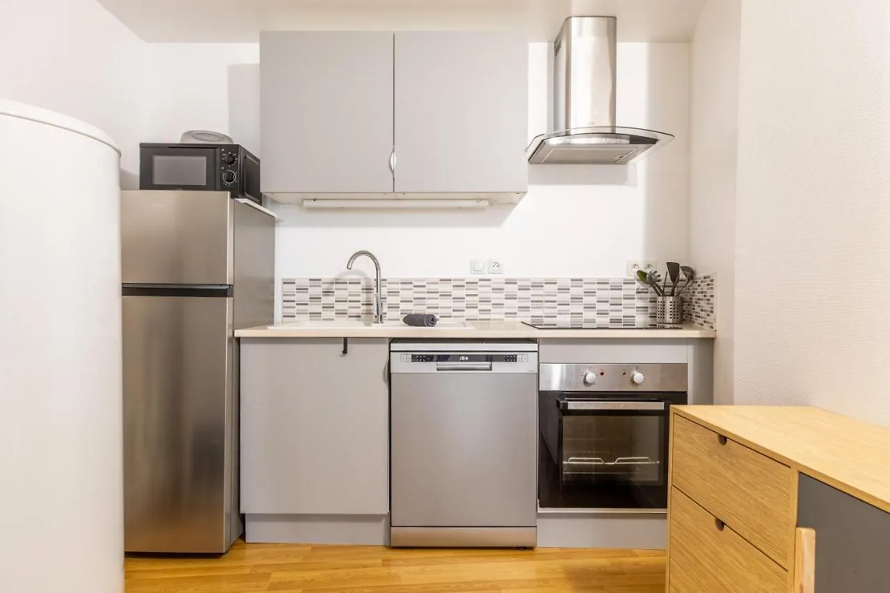 Apartment Le Double Pirou # 2 Appartements # Halte Auvergne Thiers France