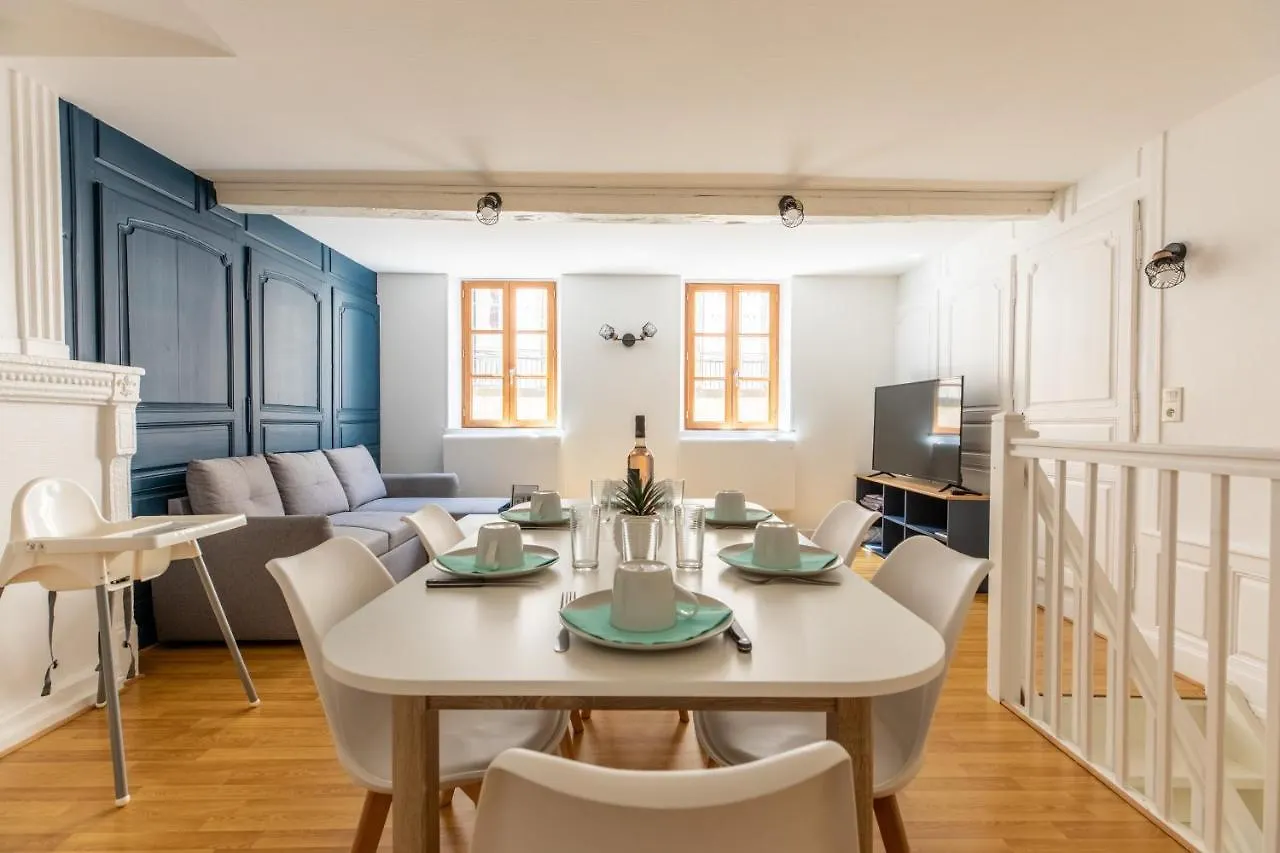Le Double Pirou # 2 Appartements # Halte Auvergne Thiers